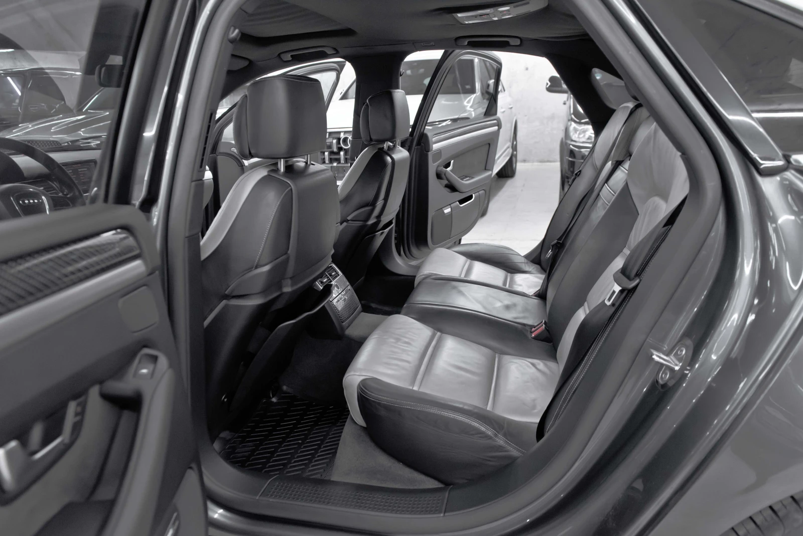 Audi A8 4.2tdi v8 ФЕЙСЛИФТ, снимка 11 - Автомобили и джипове - 53910776