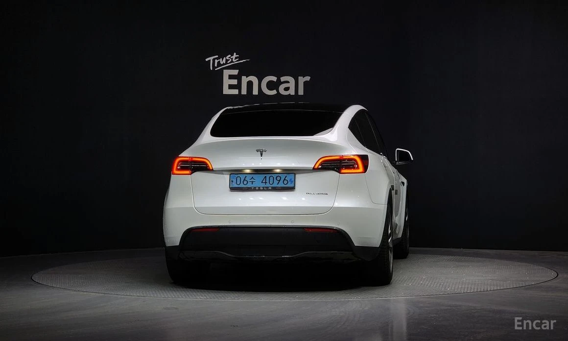 Tesla Model Y Long Range AWD* PANORAMA* , снимка 4 - Автомобили и джипове - 53997778