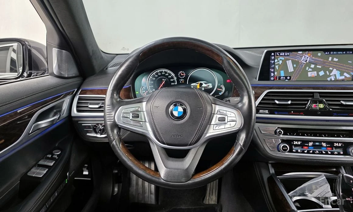 BMW 750 Li xDrive* BOWERS & WILKINS* HEAD-UP* 360 CAM* TV , снимка 9 - Автомобили и джипове - 54009089
