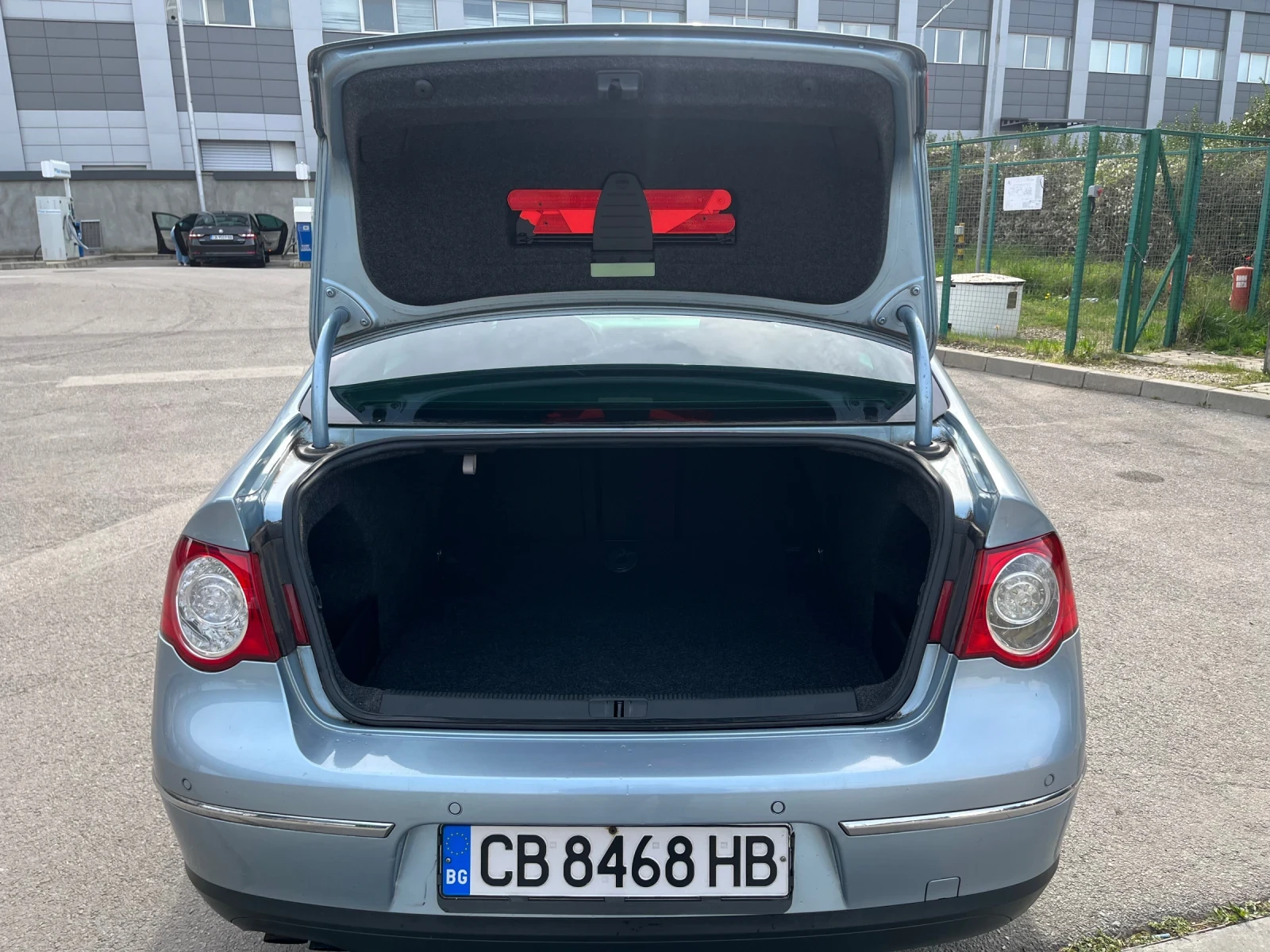 VW Passat 2.0 TDI, снимка 11 - Автомобили и джипове - 54015728