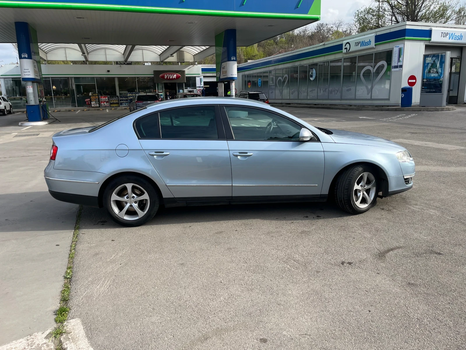VW Passat 2.0 TDI, снимка 3 - Автомобили и джипове - 54015728