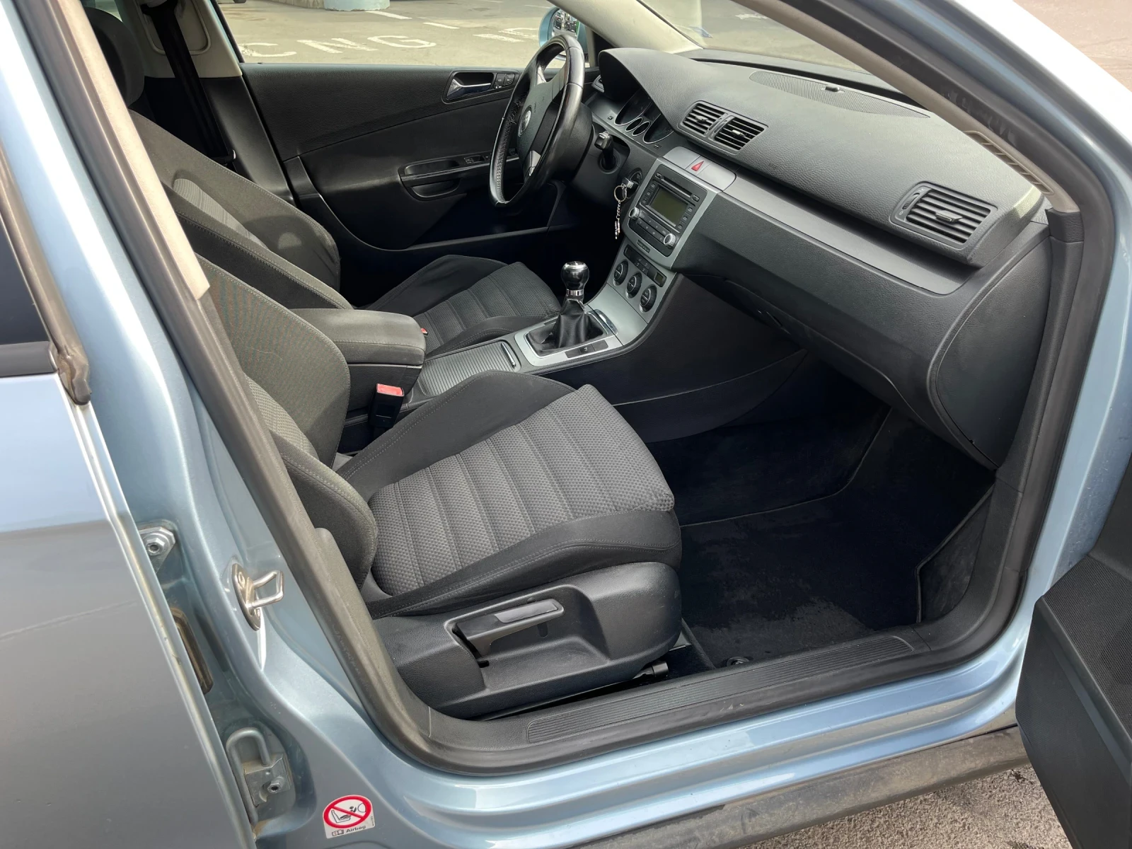 VW Passat 2.0 TDI, снимка 7 - Автомобили и джипове - 54015728