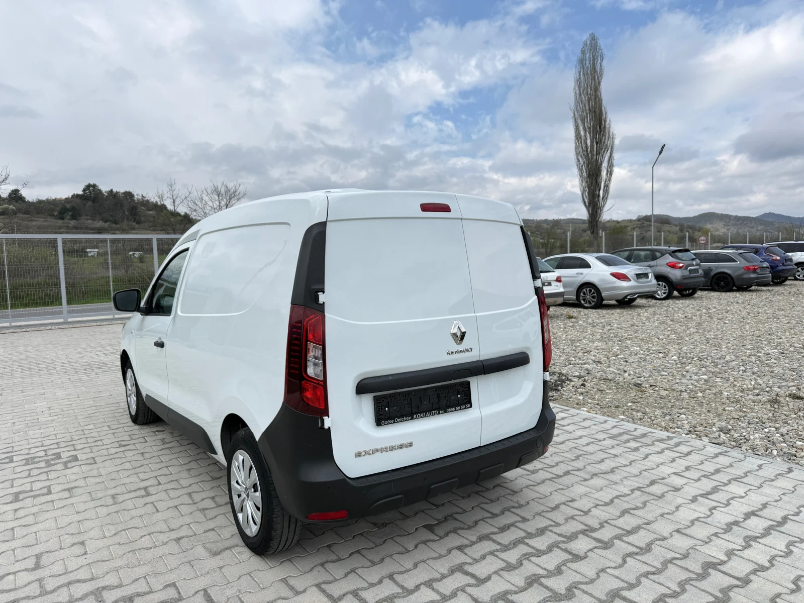 Renault Express 1.5DCI NAVI, снимка 4 - Автомобили и джипове - 54165765
