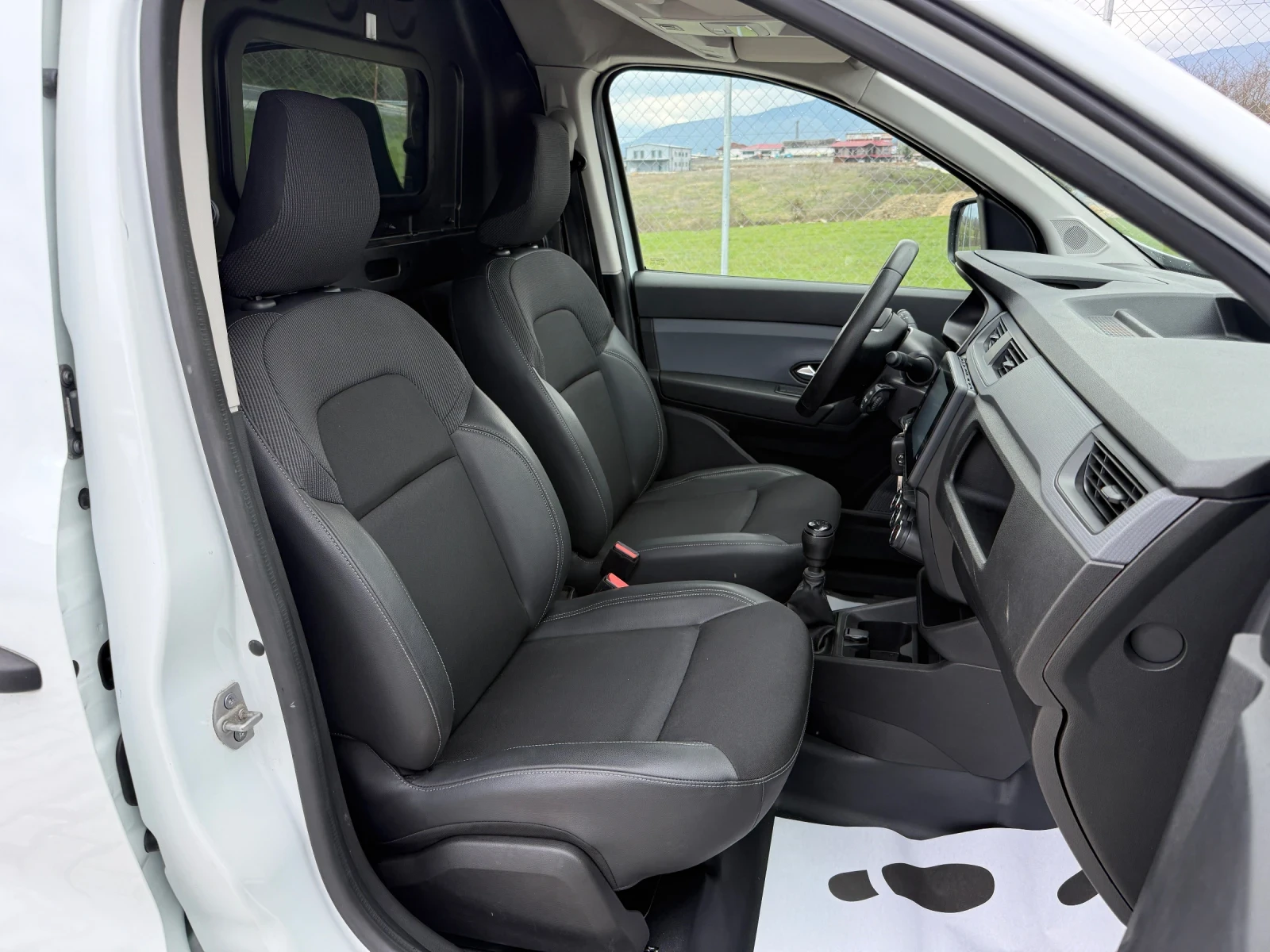 Renault Express 1.5DCI NAVI, снимка 12 - Автомобили и джипове - 54165765