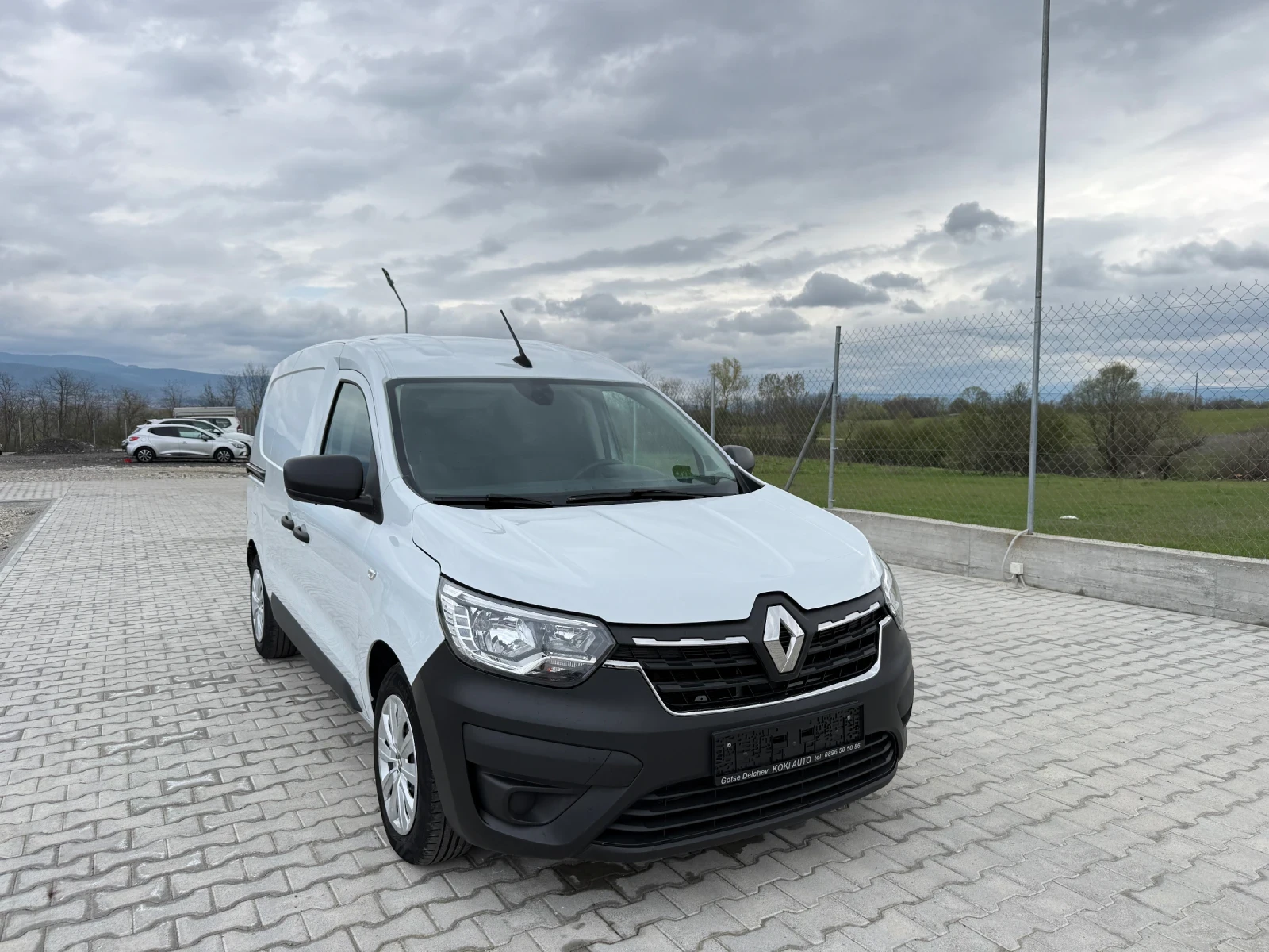 Renault Express 1.5DCI NAVI, снимка 8 - Автомобили и джипове - 54165765