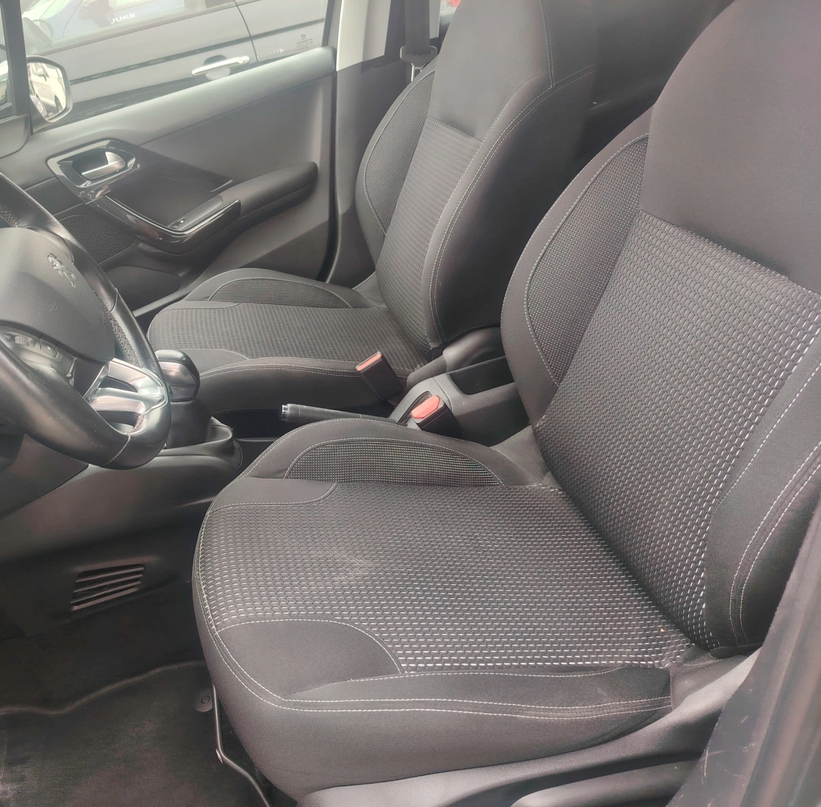 Peugeot 208 1.2 Turbo Silver Mat, снимка 9 - Автомобили и джипове - 54219842