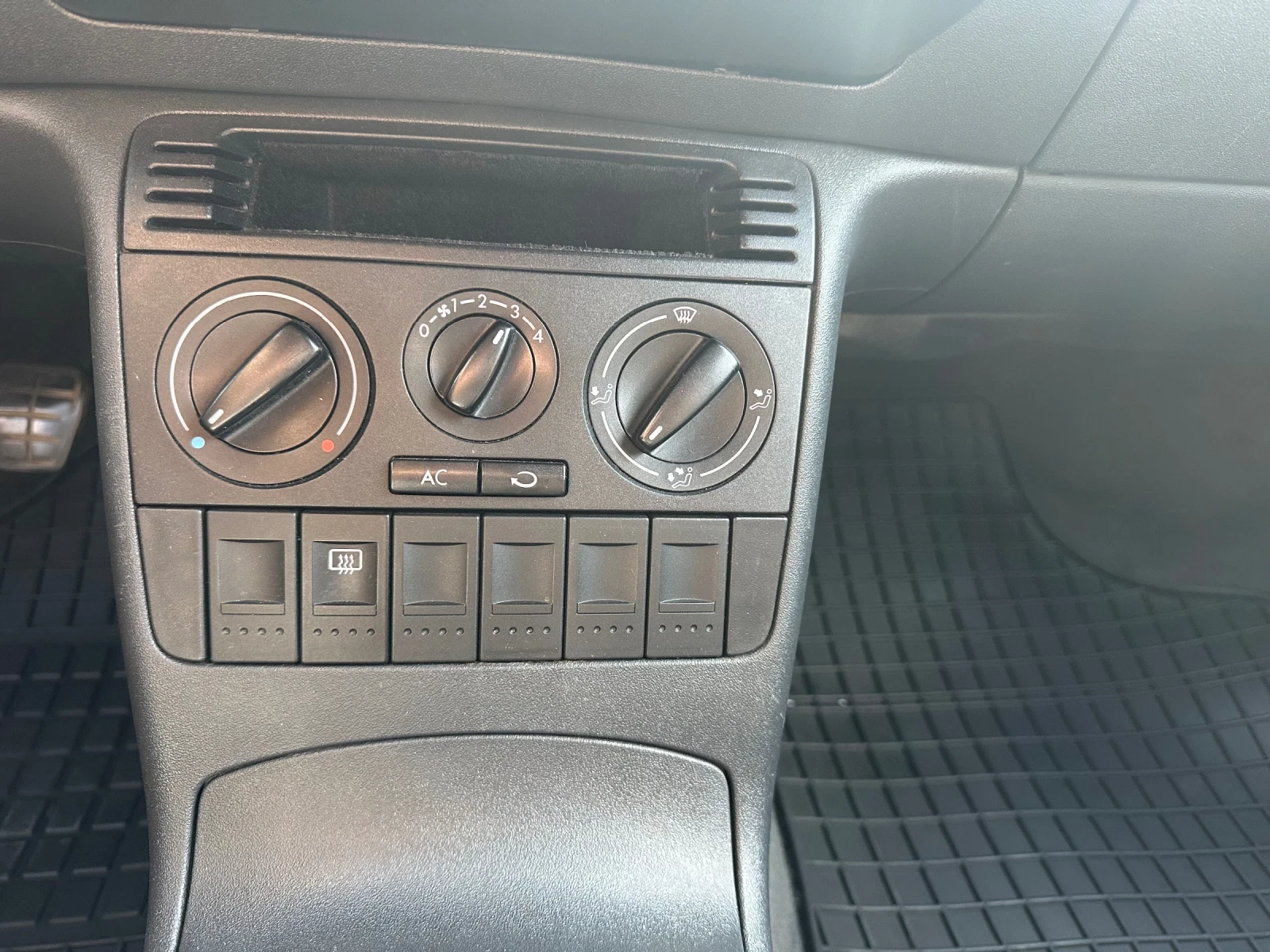 VW Polo 1.4 MPI, снимка 8 - Автомобили и джипове - 54669909