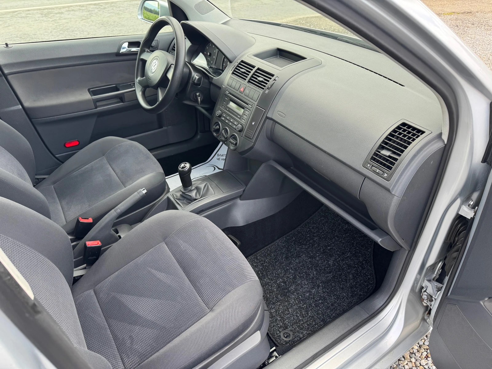 VW Polo 1.4i* Климатик* Газ-Бензин* FACELIFT* Топ, снимка 9 - Автомобили и джипове - 54703893
