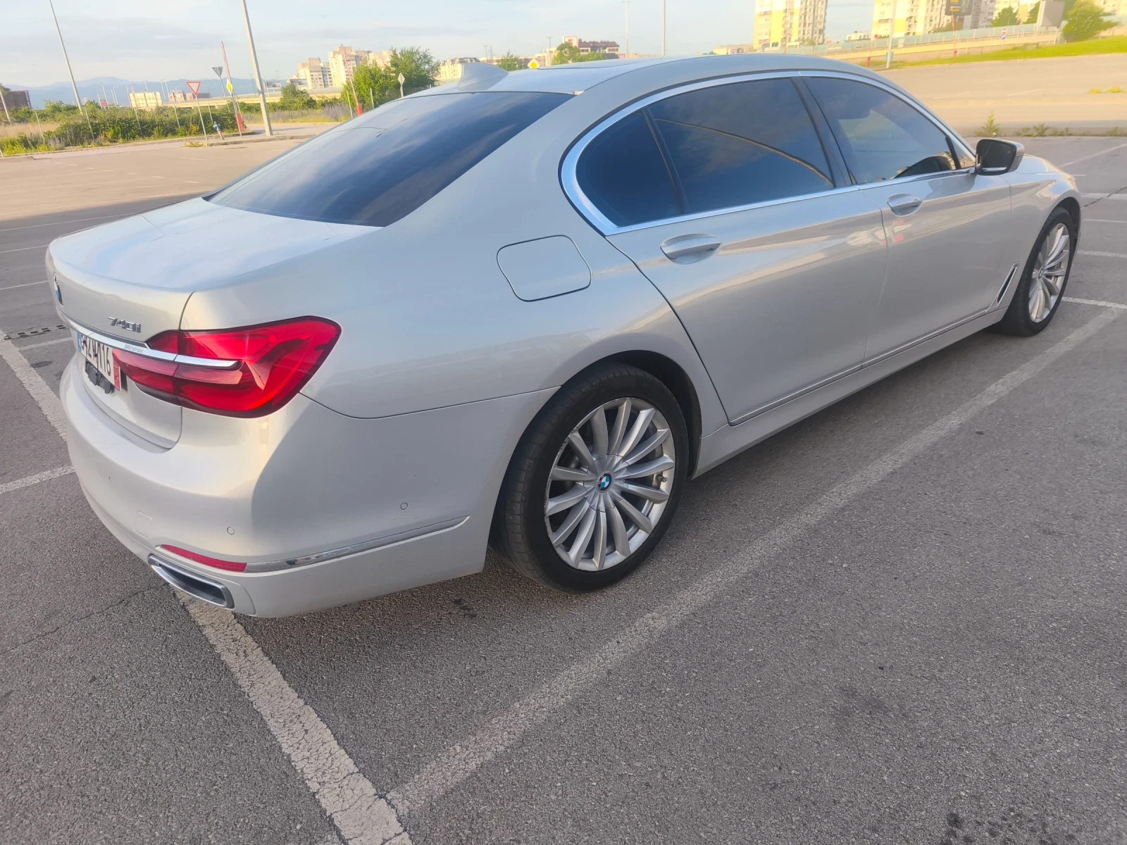 BMW 740 Б58, снимка 5 - Автомобили и джипове - 54798084