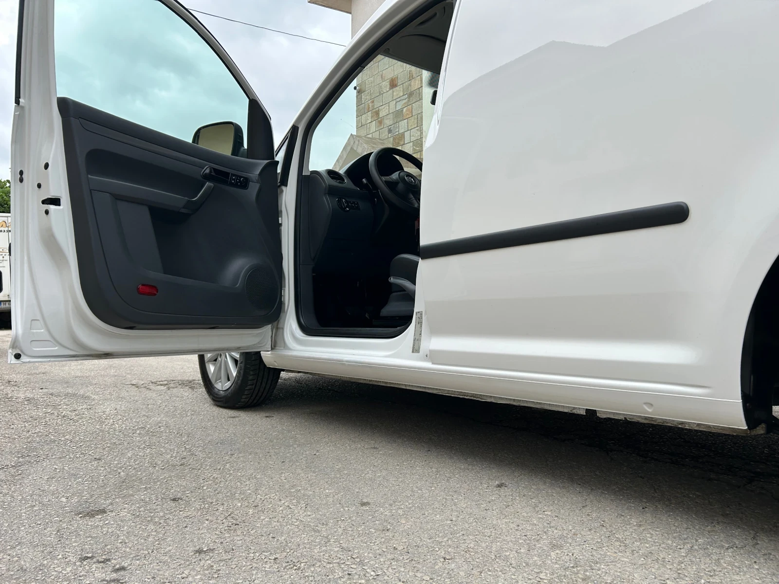VW Caddy 1.6TDI КЛИМАТИК ЕВРО 5, снимка 15 - Автомобили и джипове - 54886300