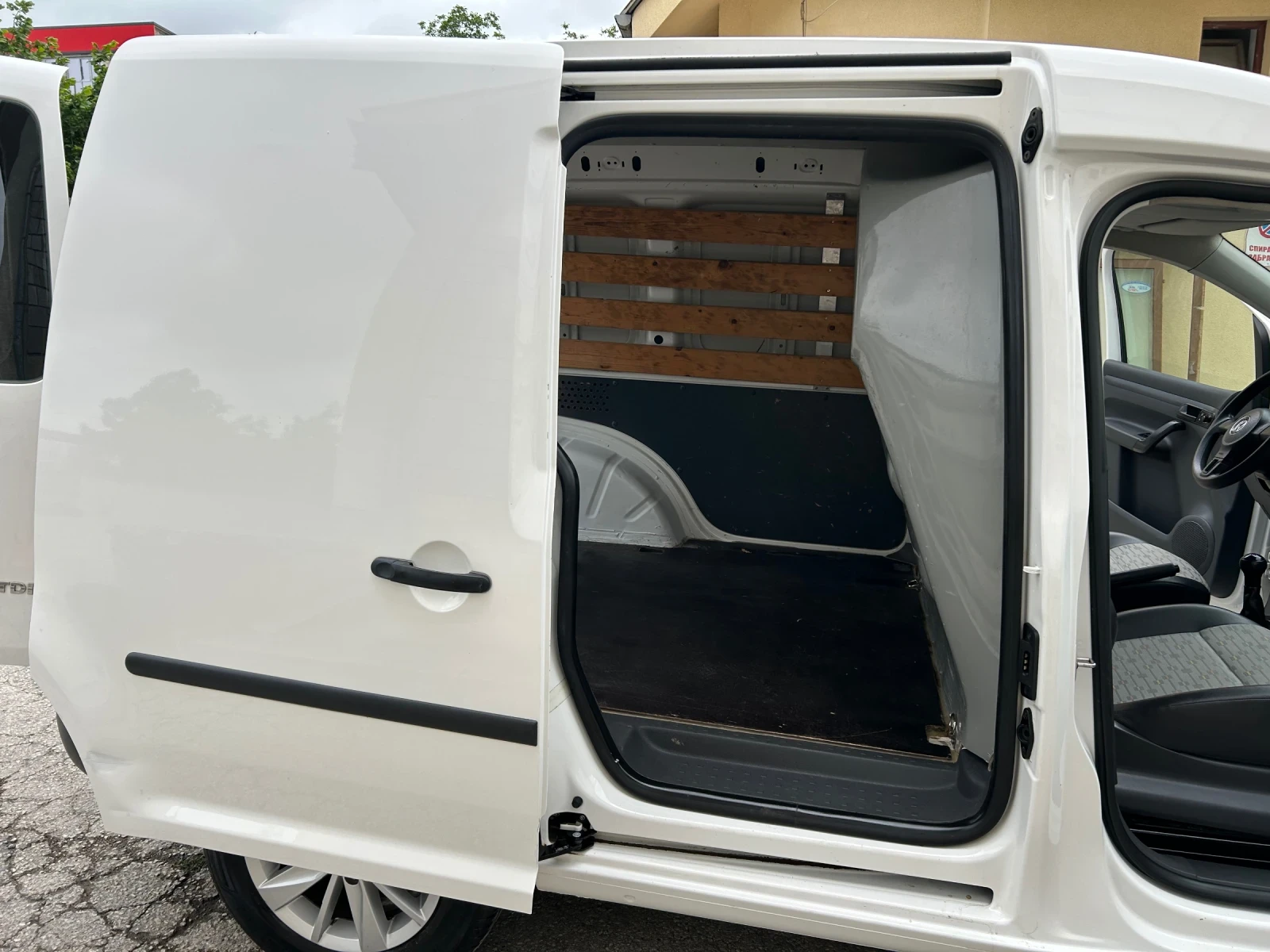 VW Caddy 1.6TDI КЛИМАТИК ЕВРО 5, снимка 13 - Автомобили и джипове - 54886300