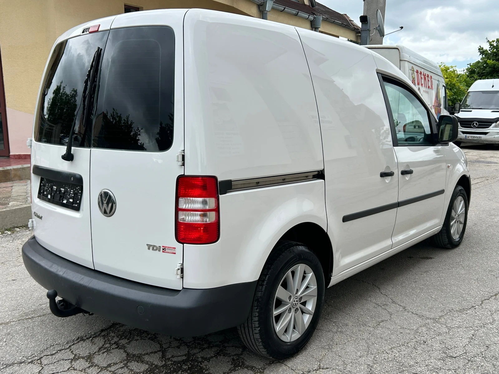 VW Caddy 1.6TDI КЛИМАТИК ЕВРО 5, снимка 5 - Автомобили и джипове - 54886300