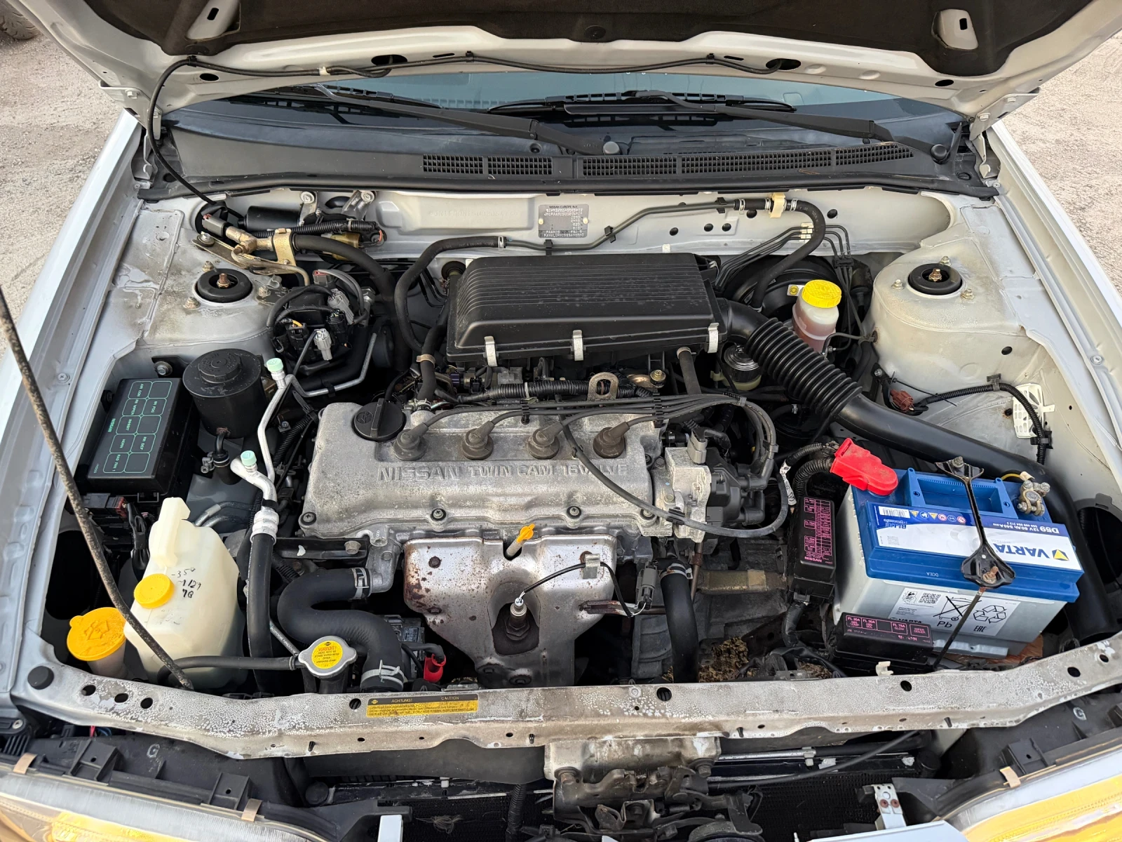 Nissan Almera 1.6 КЛИМАТИК, снимка 7 - Автомобили и джипове - 55621366
