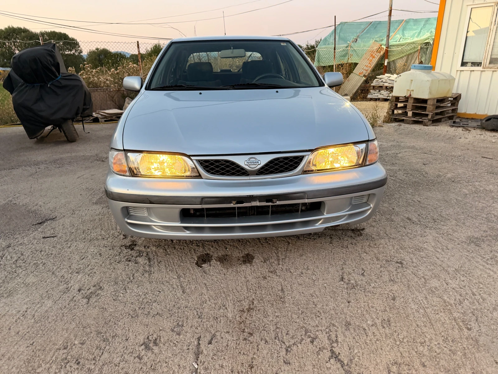 Nissan Almera 1.6 КЛИМАТИК, снимка 3 - Автомобили и джипове - 55621366
