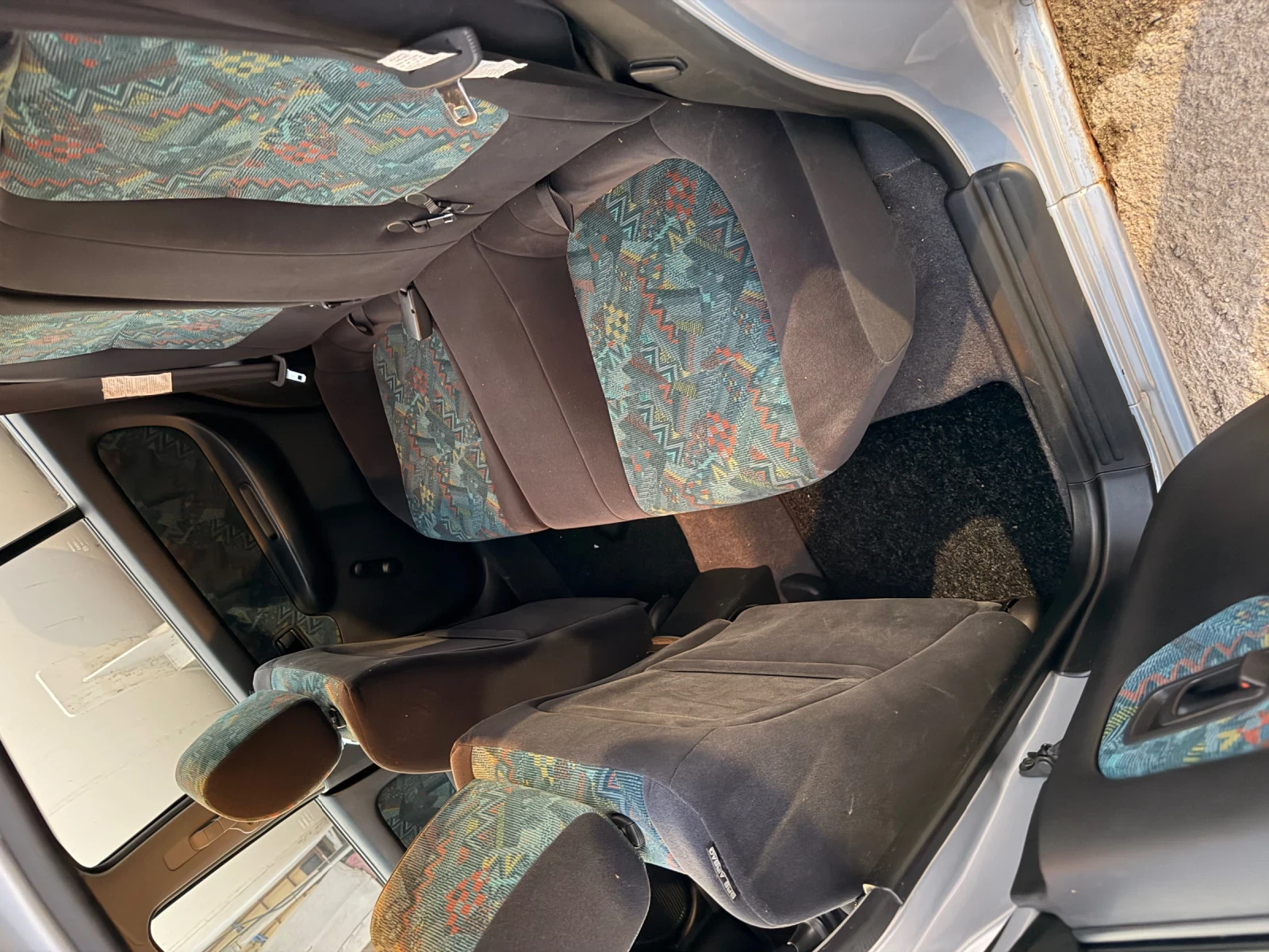 Nissan Almera 1.6 КЛИМАТИК, снимка 9 - Автомобили и джипове - 55621366