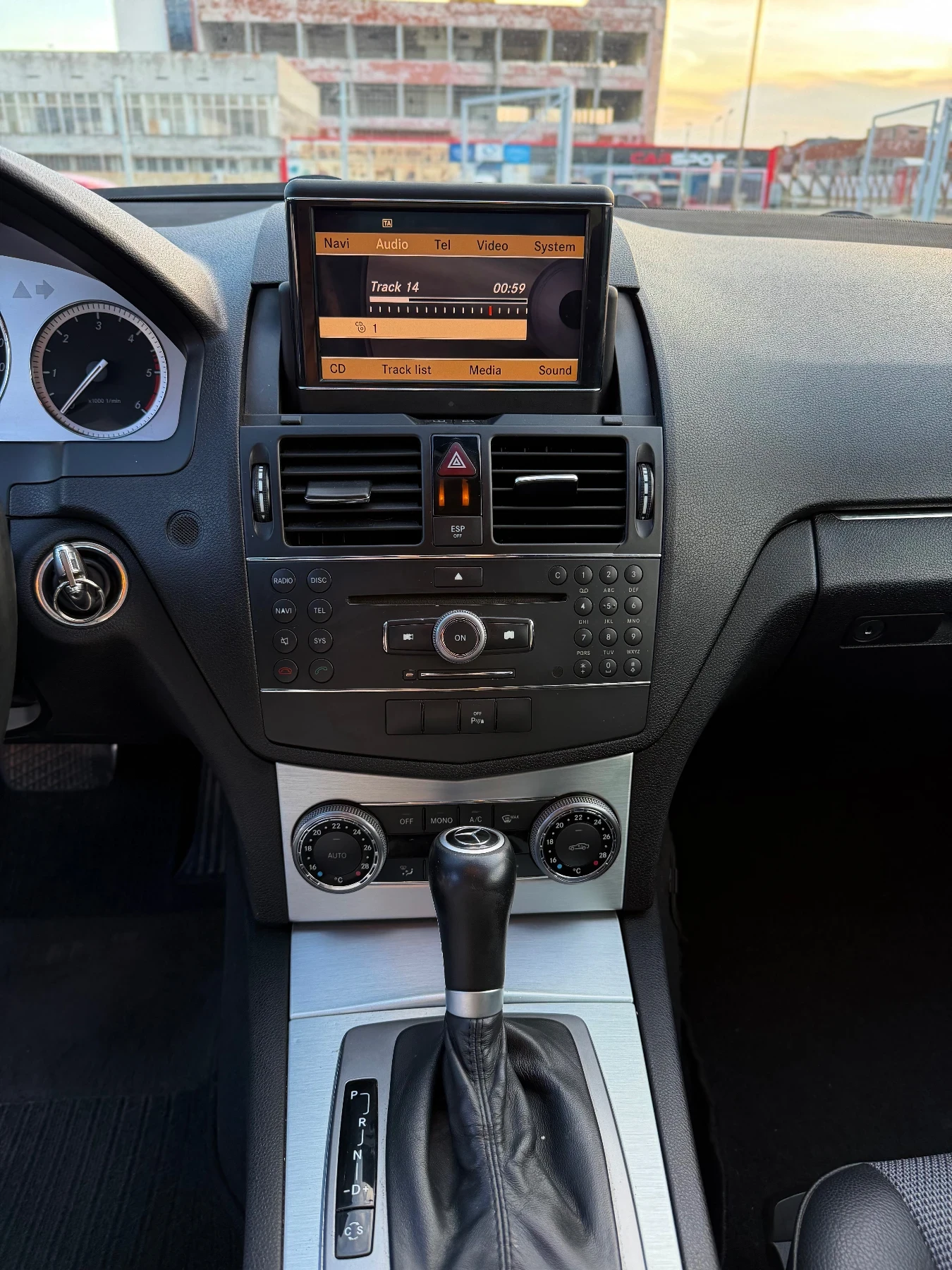 Mercedes-Benz C 320 CDI, снимка 10 - Автомобили и джипове - 56168510
