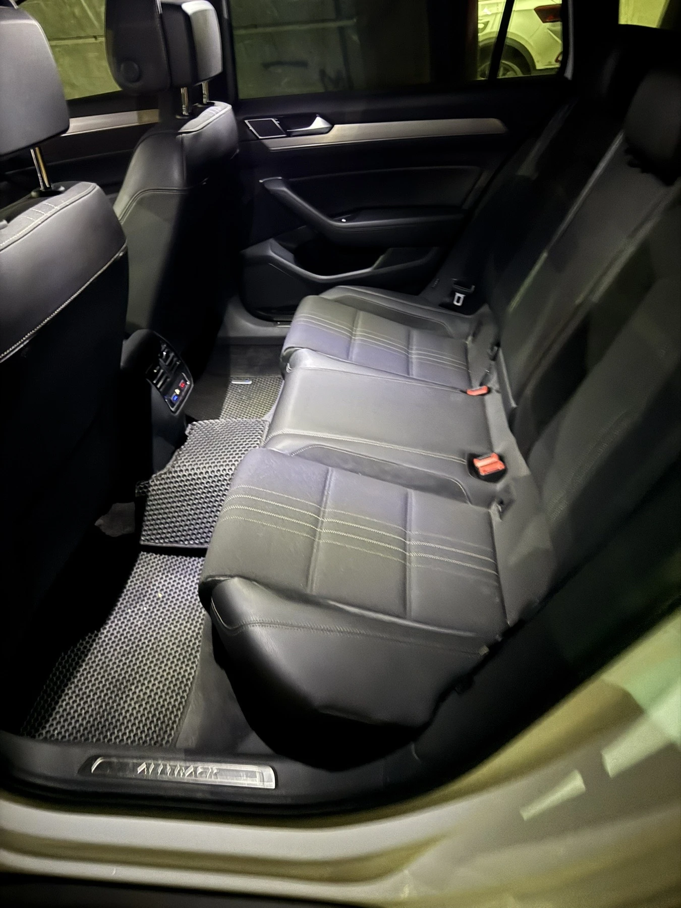 VW Passat 2.0 TSI, снимка 12 - Автомобили и джипове - 56485347