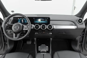 Mercedes-Benz GLB 200 AMG, снимка 8