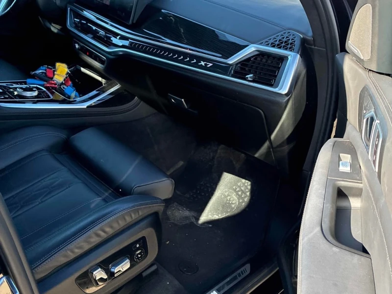 BMW X7 * xDrive40i * CARFAX * БЕЗ ПЪРВОНАЧАЛНА ВНОСКА, снимка 15 - Автомобили и джипове - 52972695