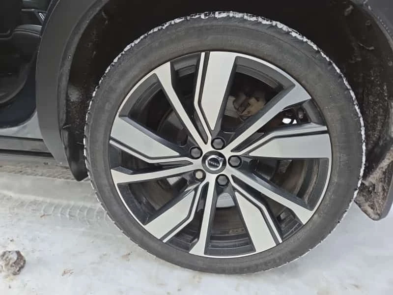 Volvo XC40 Ultimate  CARFAX, снимка 13 - Автомобили и джипове - 53689613