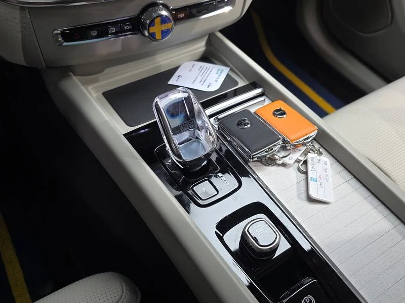 Volvo XC60 2.0 245 hp Automatic, снимка 8 - Автомобили и джипове - 55804585
