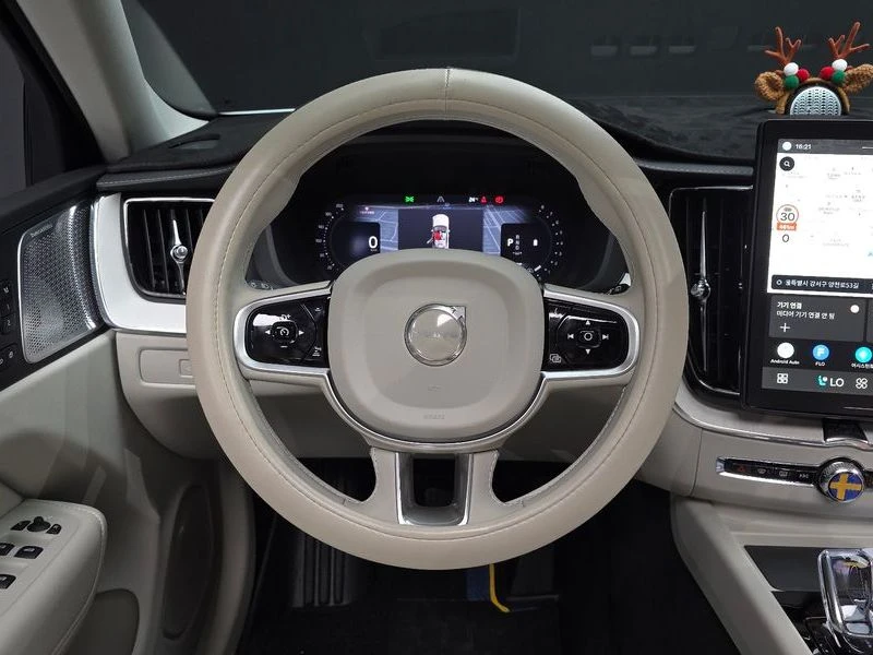 Volvo XC60 2.0 245 hp Automatic, снимка 12 - Автомобили и джипове - 55804585