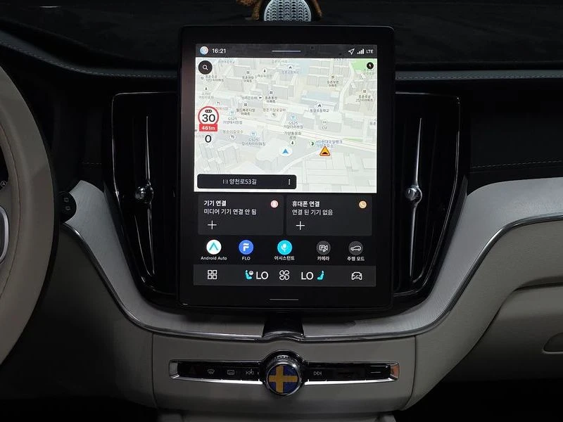 Volvo XC60 2.0 245 hp Automatic, снимка 13 - Автомобили и джипове - 55804585