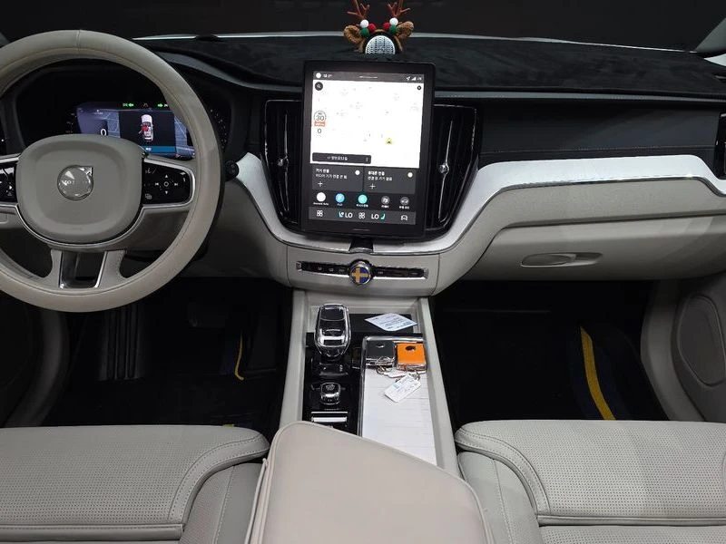 Volvo XC60 2.0 245 hp Automatic, снимка 6 - Автомобили и джипове - 55804585