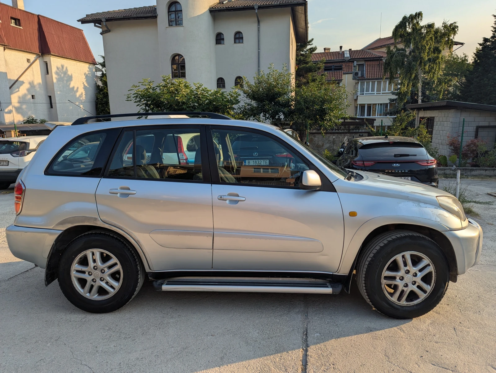 Toyota Rav4  - изображение 8