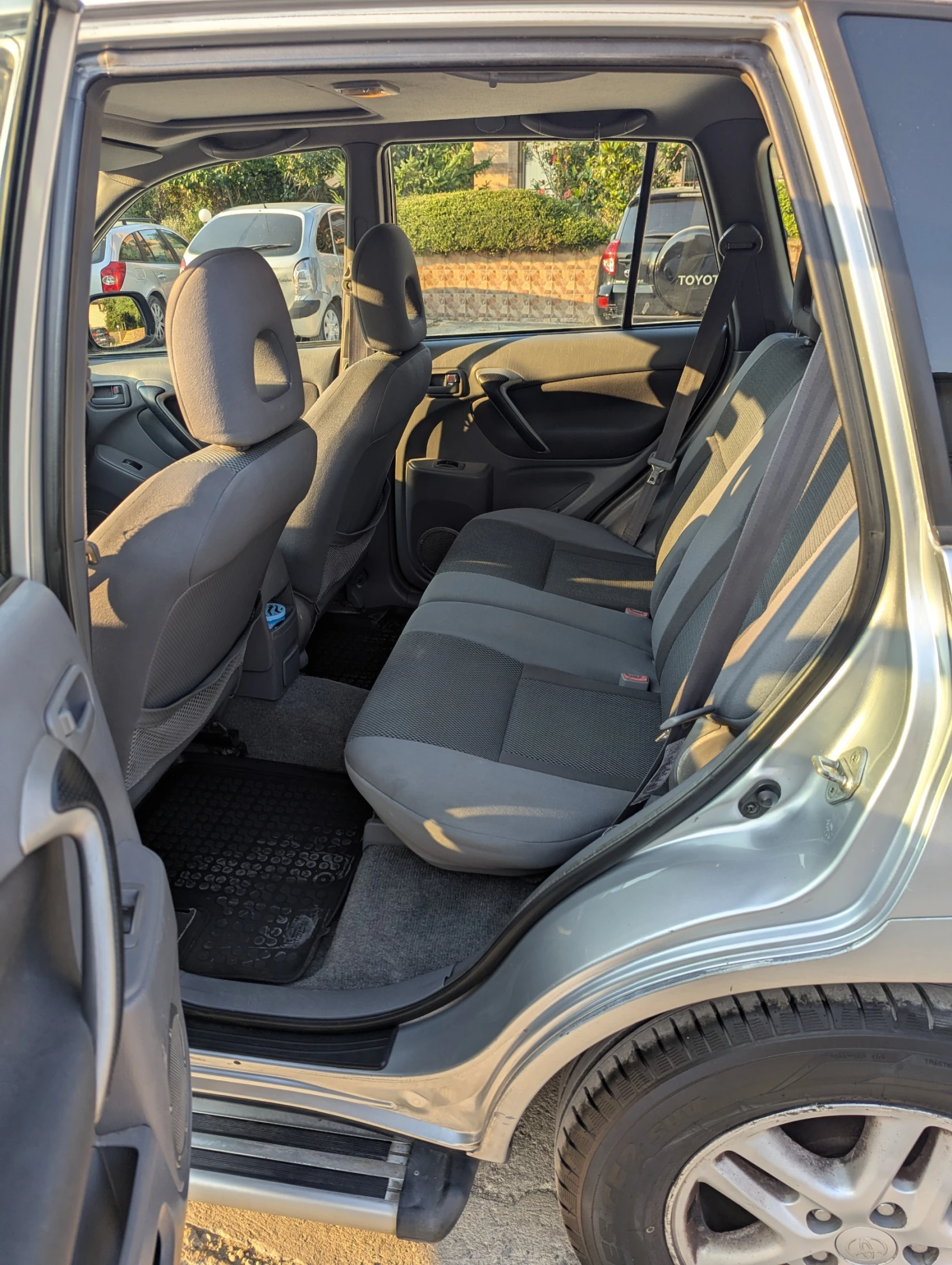 Toyota Rav4  - изображение 10