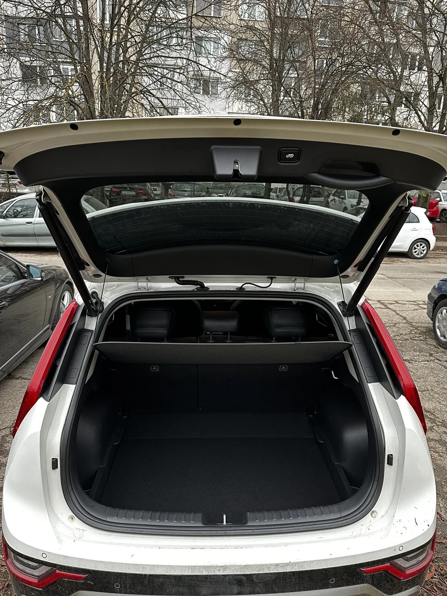 Kia Niro 1.6gdi HYBRID FULL екстри - изображение 4