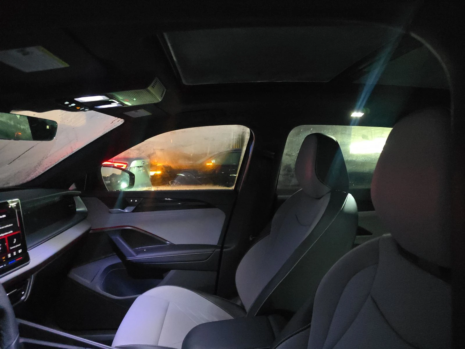 VW Tiguan SE R-Line Black, снимка 12 - Автомобили и джипове - 53826335