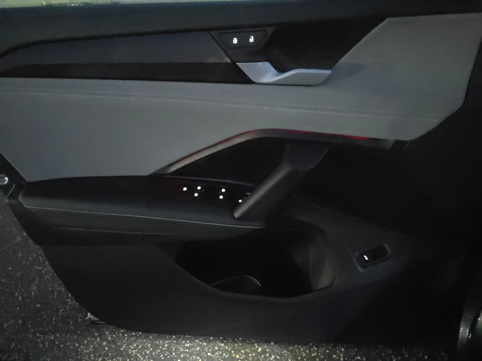 VW Tiguan SE R-Line Black, снимка 11 - Автомобили и джипове - 53826335