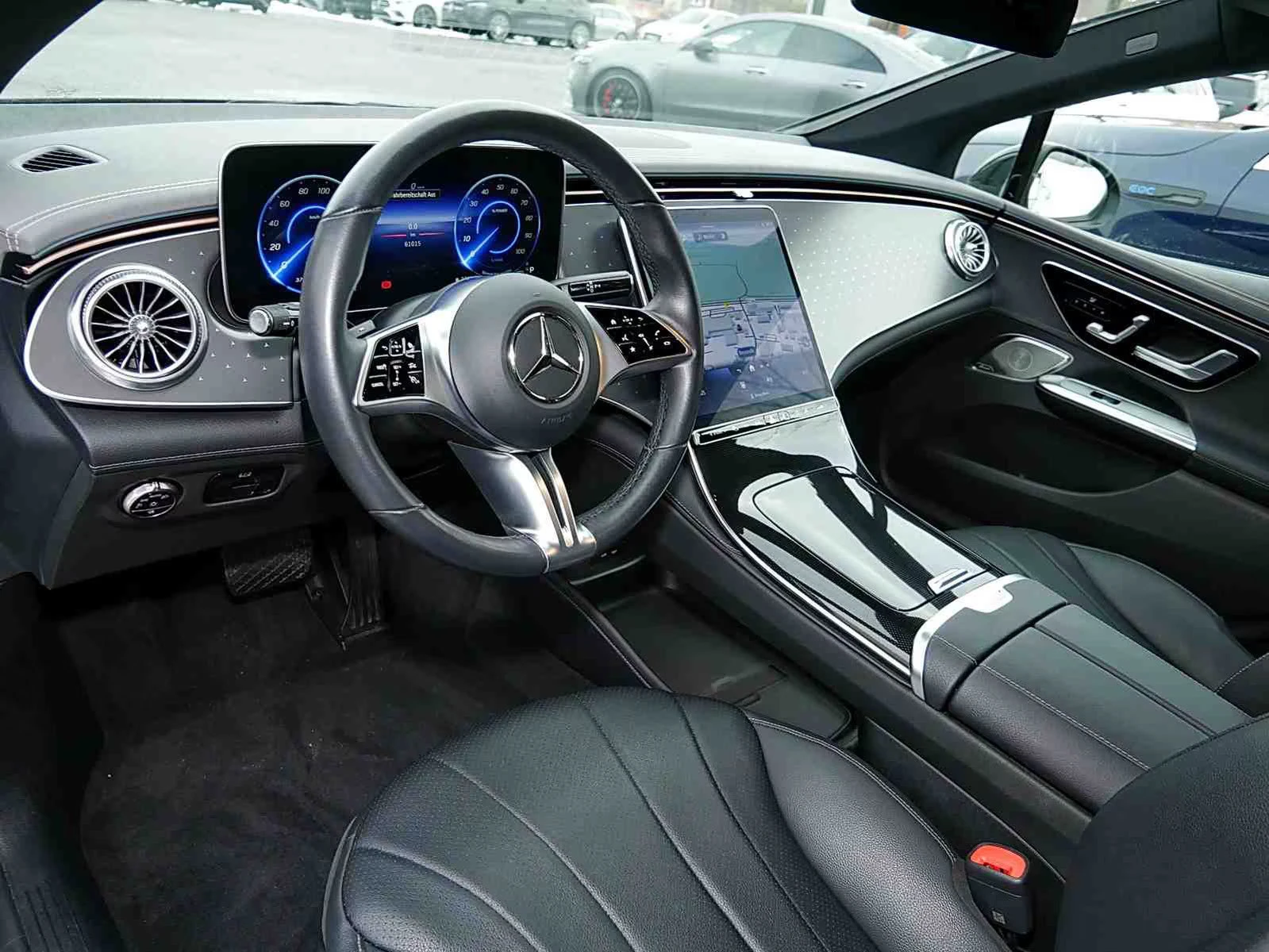 Mercedes-Benz EQE 350/292HP/BURM/360/AHK/MEMO/LED/NAVI/945g, снимка 5 - Автомобили и джипове - 53888693