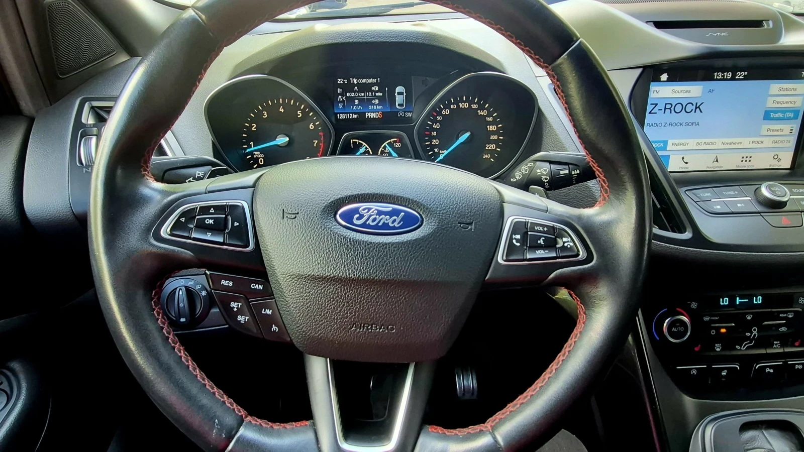 Ford Kuga ST-line, снимка 15 - Автомобили и джипове - 54625430