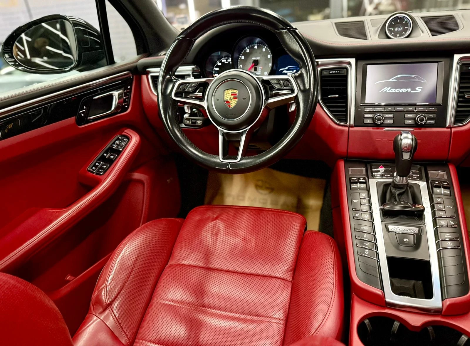 Porsche Macan S* Bose* Pano* Обдух* Лизинг* Keyless* PASM, снимка 9 - Автомобили и джипове - 54640002