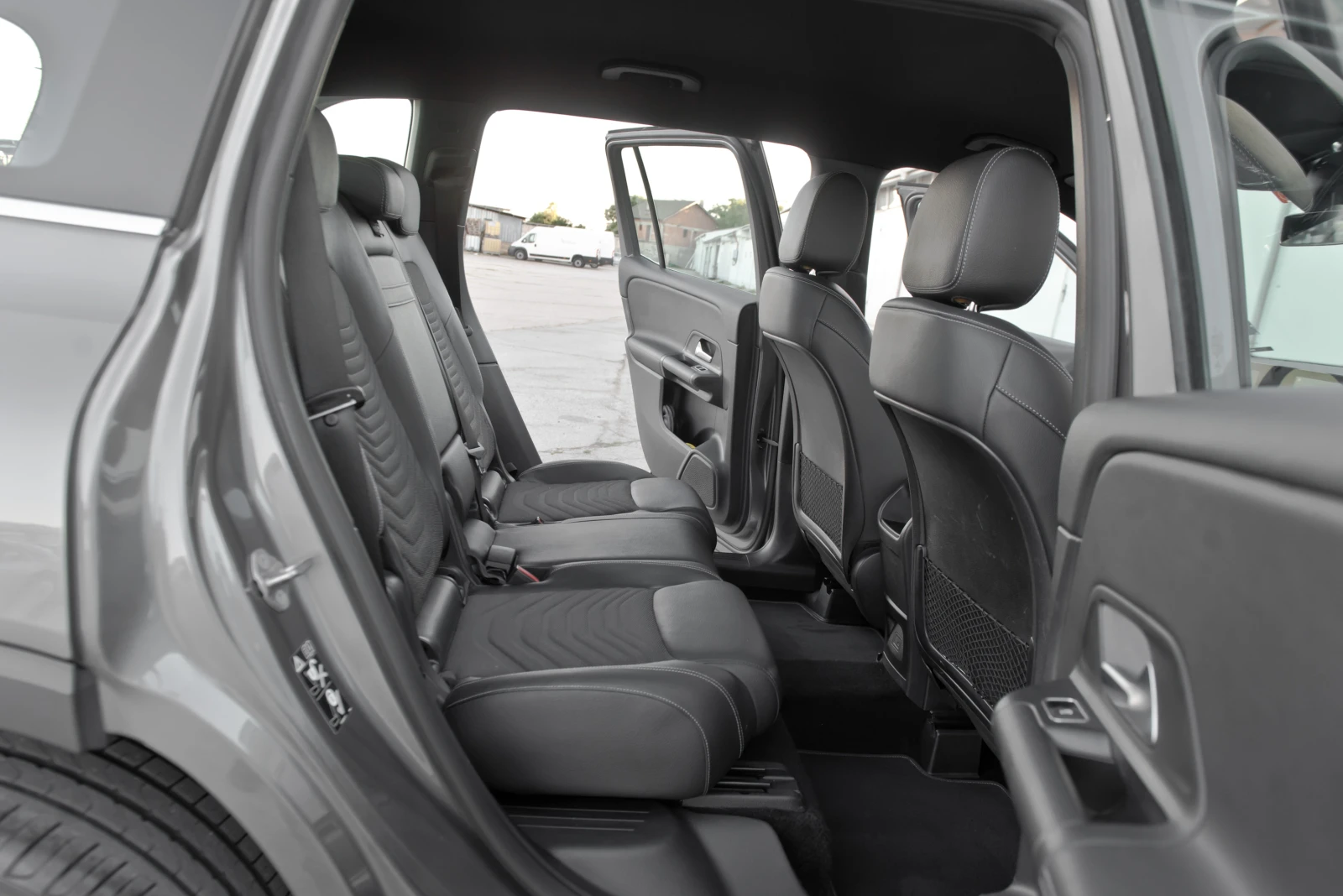 Mercedes-Benz GLB 200 AMG, снимка 11 - Автомобили и джипове - 54914863