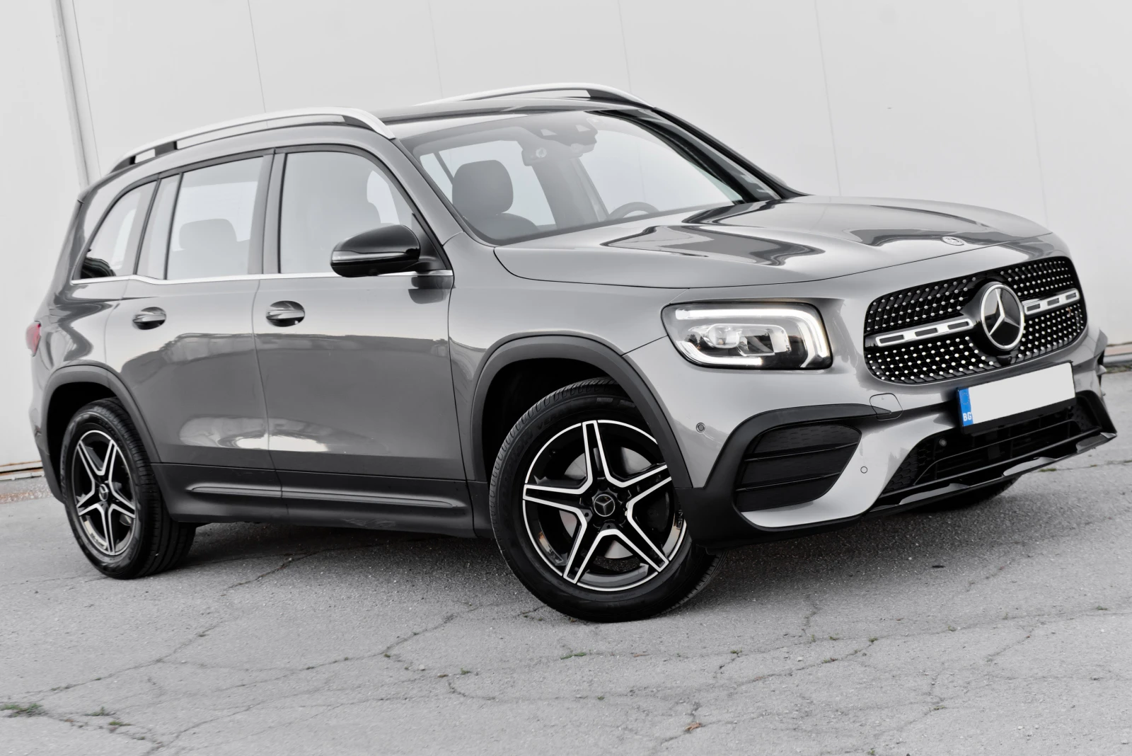 Mercedes-Benz GLB 200 AMG, снимка 3 - Автомобили и джипове - 54914863