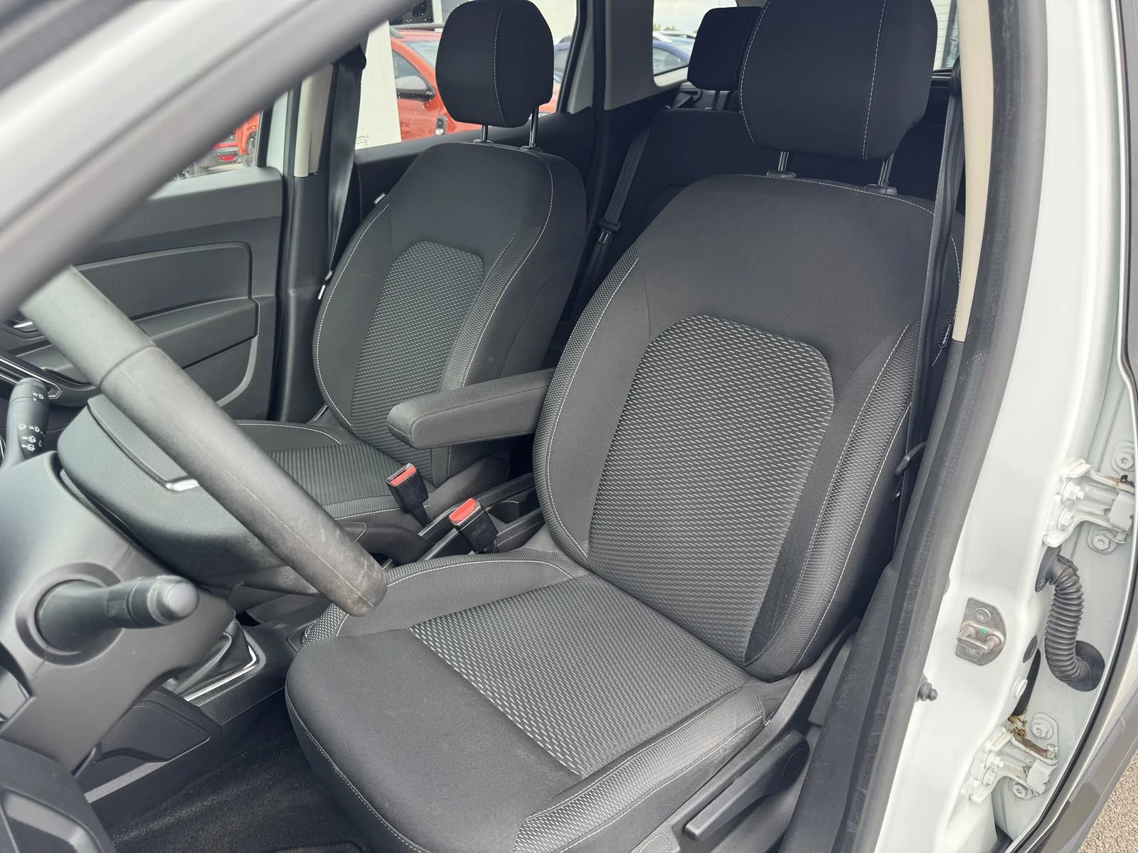 Dacia Duster 1.5 DCi 115k.c. N1 3+ 1, снимка 13 - Автомобили и джипове - 55136129
