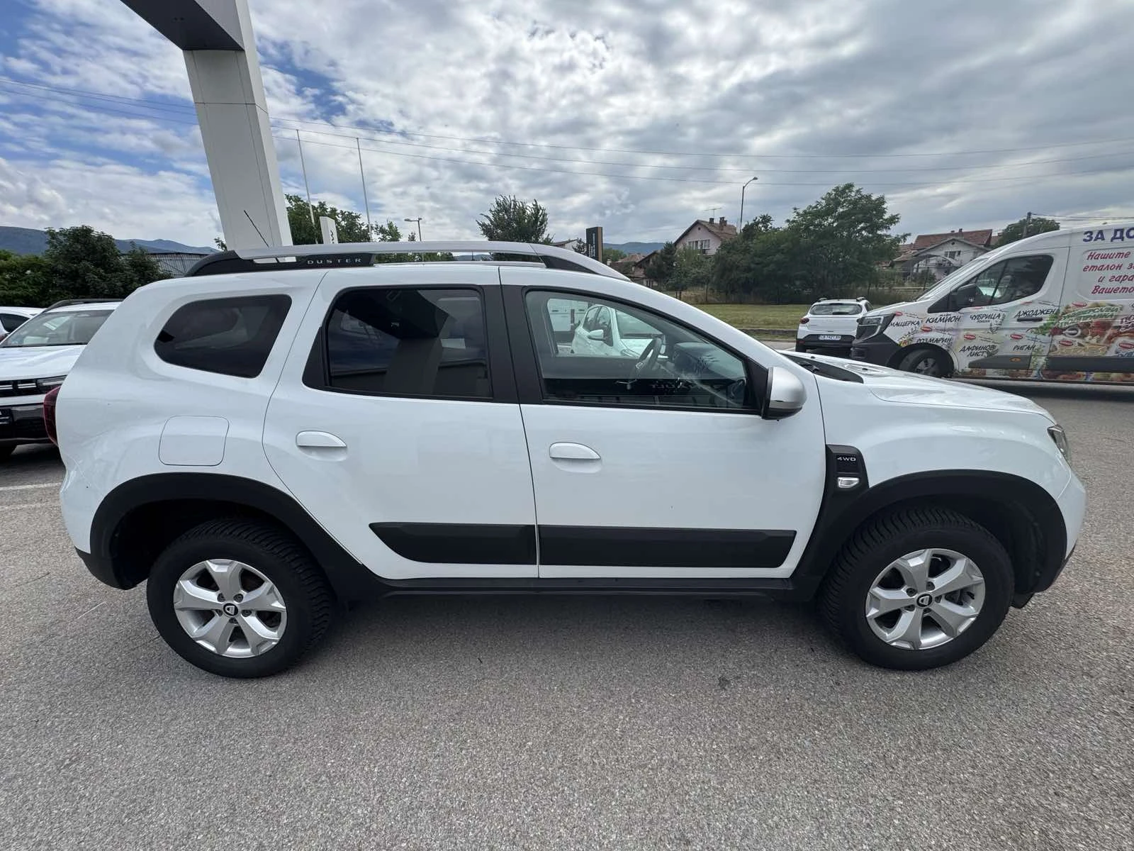 Dacia Duster 1.5 DCi 115k.c. N1 3+ 1, снимка 7 - Автомобили и джипове - 55136129