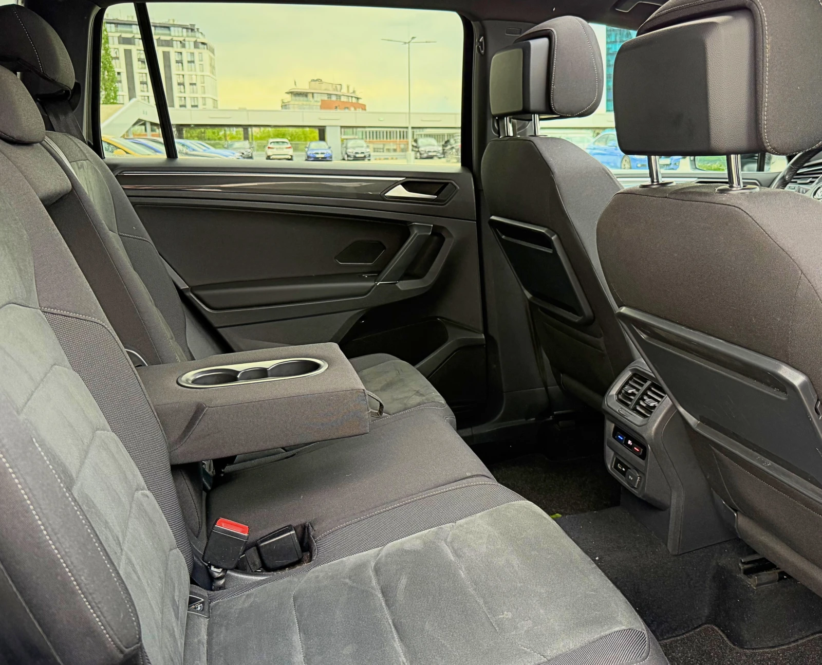 VW Tiguan Allspace R- Line High Line , снимка 10 - Автомобили и джипове - 55769390