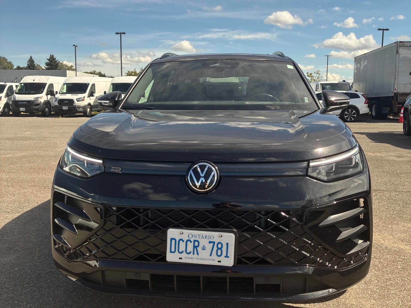VW Tiguan  Comfortline R Line Black Edition * CARFAX , снимка 6 - Автомобили и джипове - 56028692
