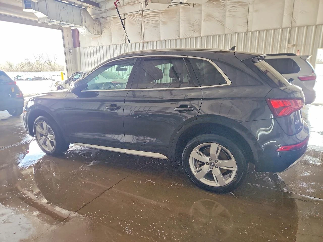 Audi Q5 2.0l Premium Plus, снимка 2 - Автомобили и джипове - 56086337