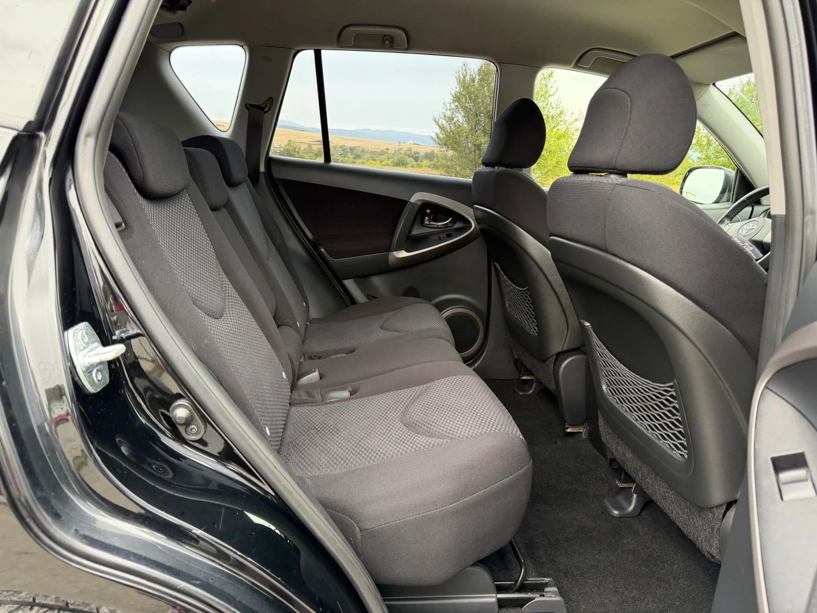 Toyota Rav4 2.2 D4D, снимка 8 - Автомобили и джипове - 56224807