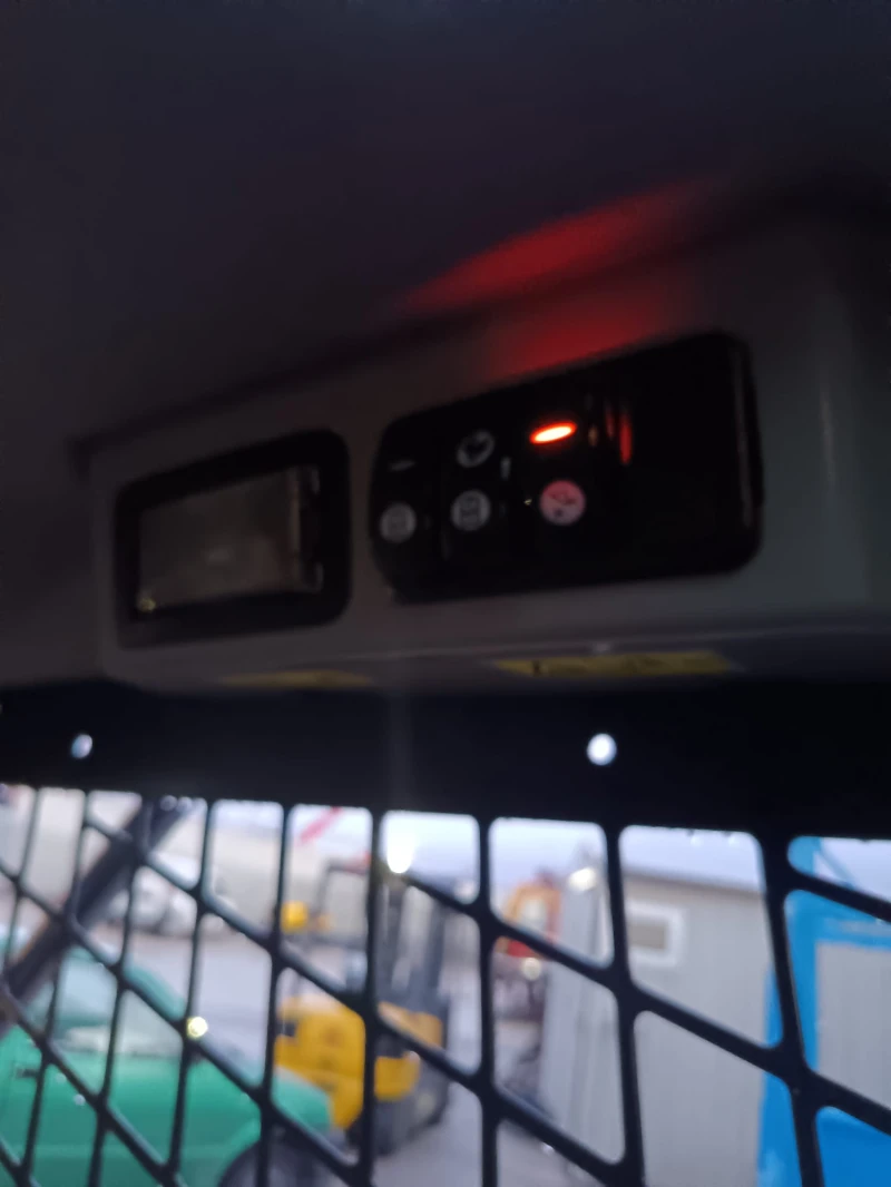 Мини челни товарачи Cat 226D3-3500часа., снимка 16 - Индустриална техника - 53282391