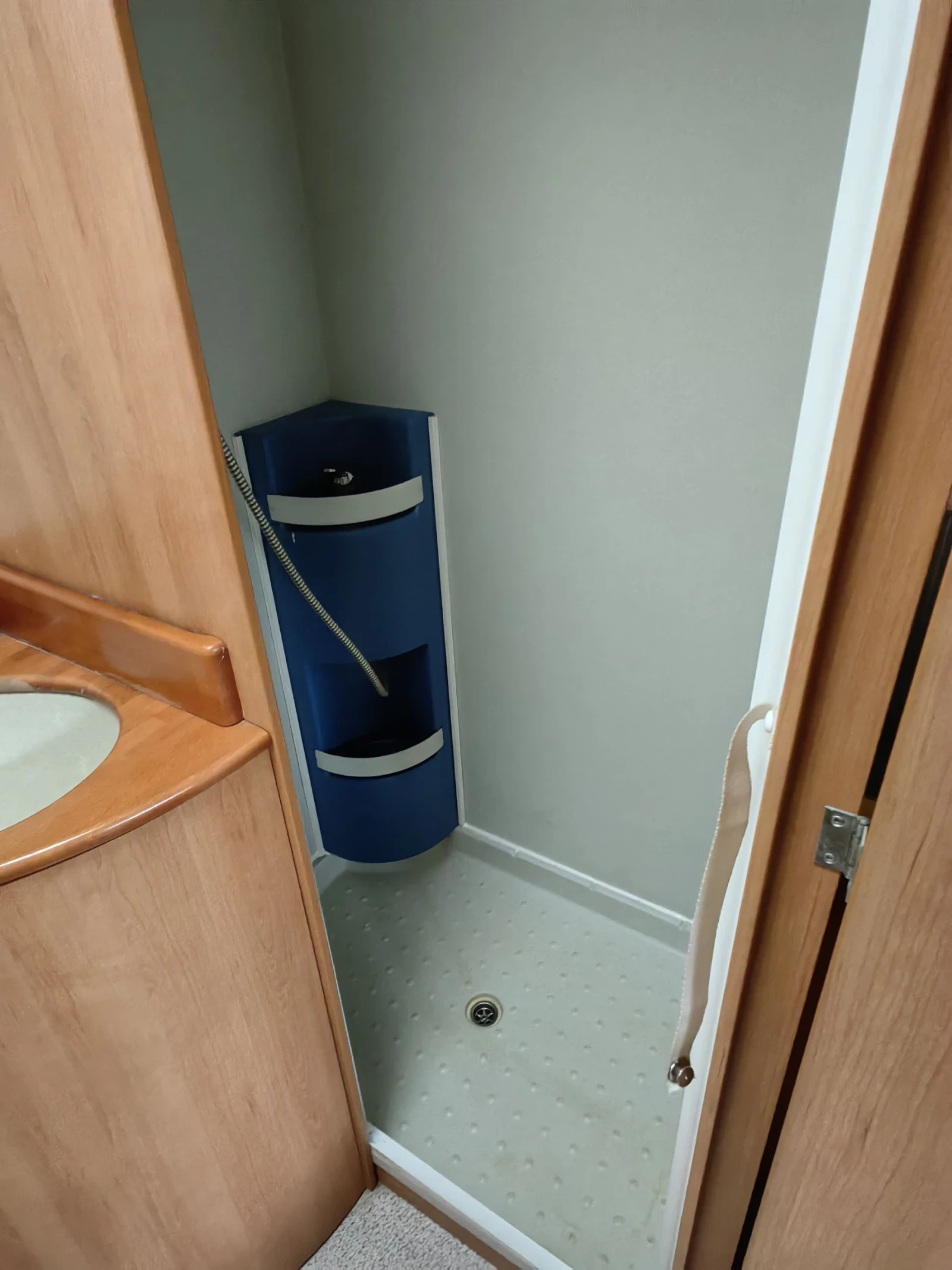 ������ Euramobil 635LS �������� | Mobile.bg � ����������� 17