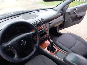 Mercedes-Benz C 220, снимка 14