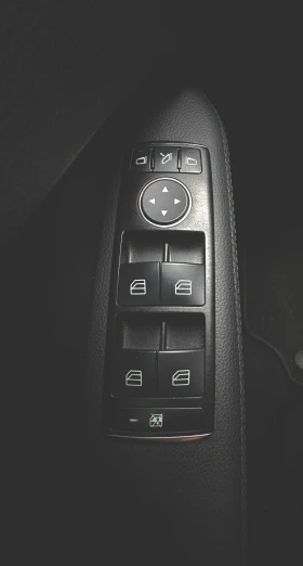 Mercedes-Benz E 220 CDI, снимка 12