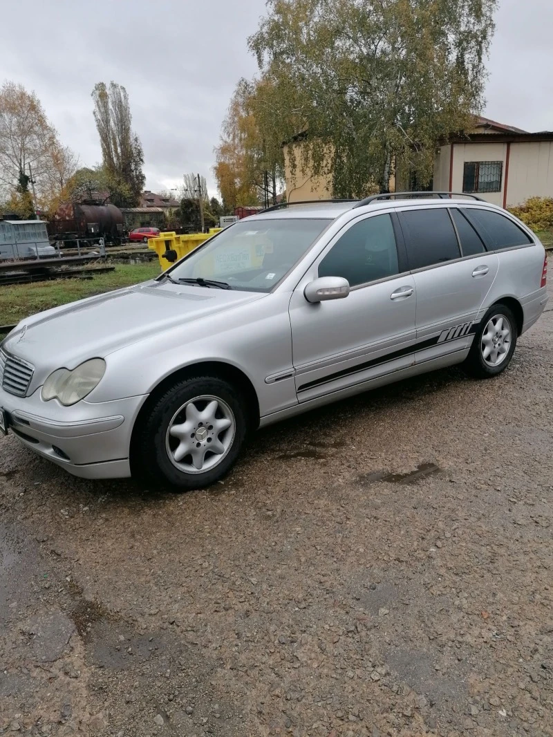 Mercedes-Benz C 220, снимка 3 - Автомобили и джипове - 47484973