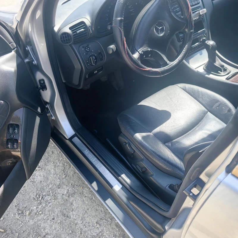 Mercedes-Benz C 220, снимка 10 - Автомобили и джипове - 52531007
